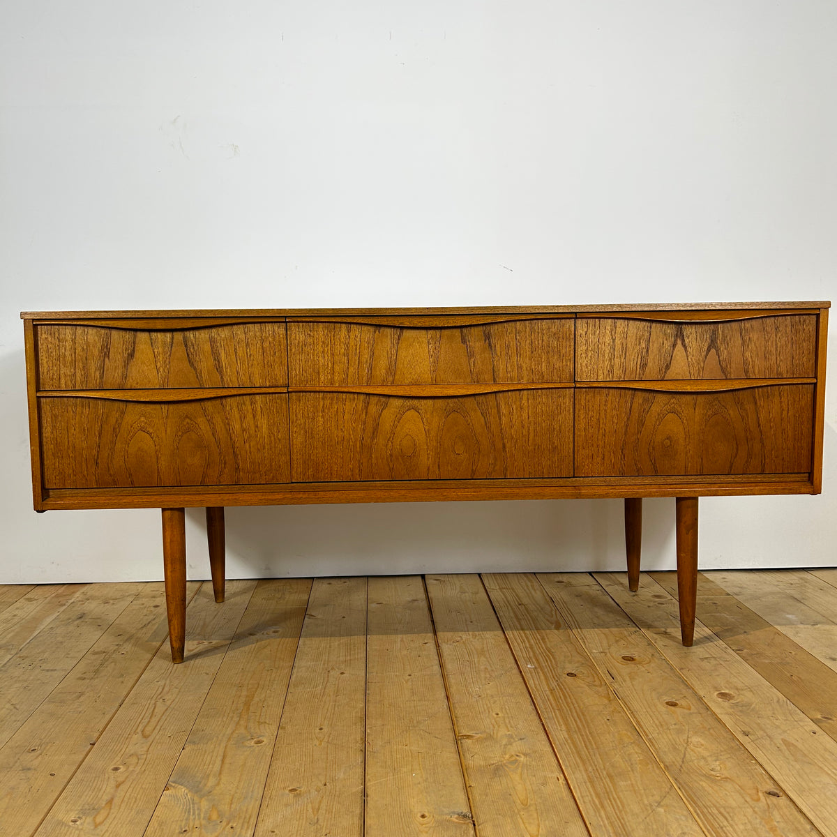 Cassettiera Midcentury Austinsuite in teak
