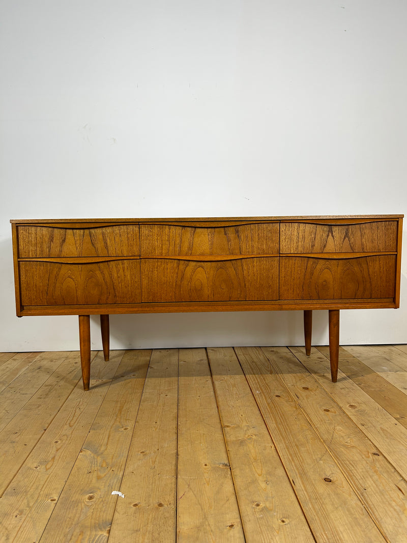 Cassettiera Midcentury Austinsuite in teak
