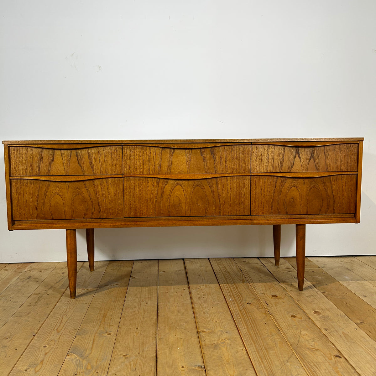 Cassettiera Midcentury Austinsuite in teak