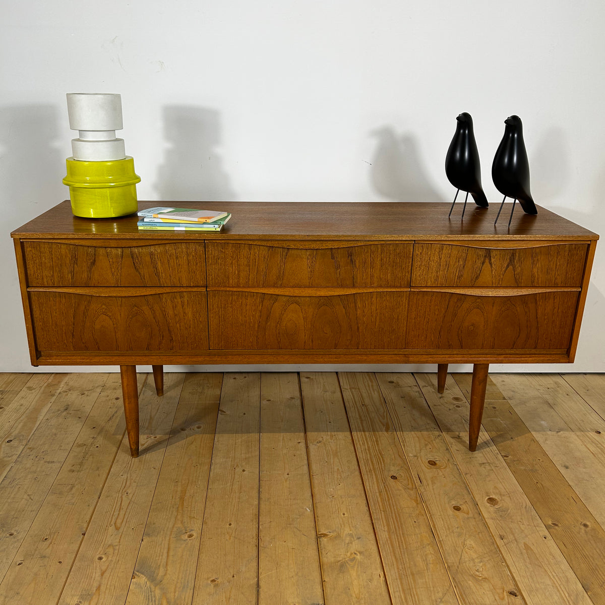 Cassettiera Midcentury Austinsuite in teak
