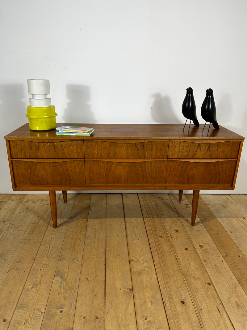 Cassettiera Midcentury Austinsuite in teak