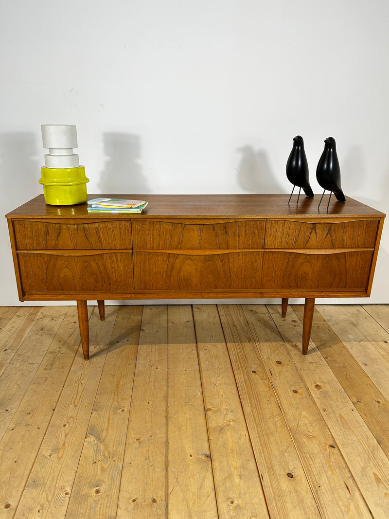 Cassettiera Midcentury Austinsuite in teak
