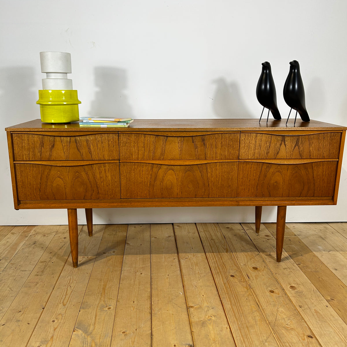 Cassettiera Midcentury Austinsuite in teak