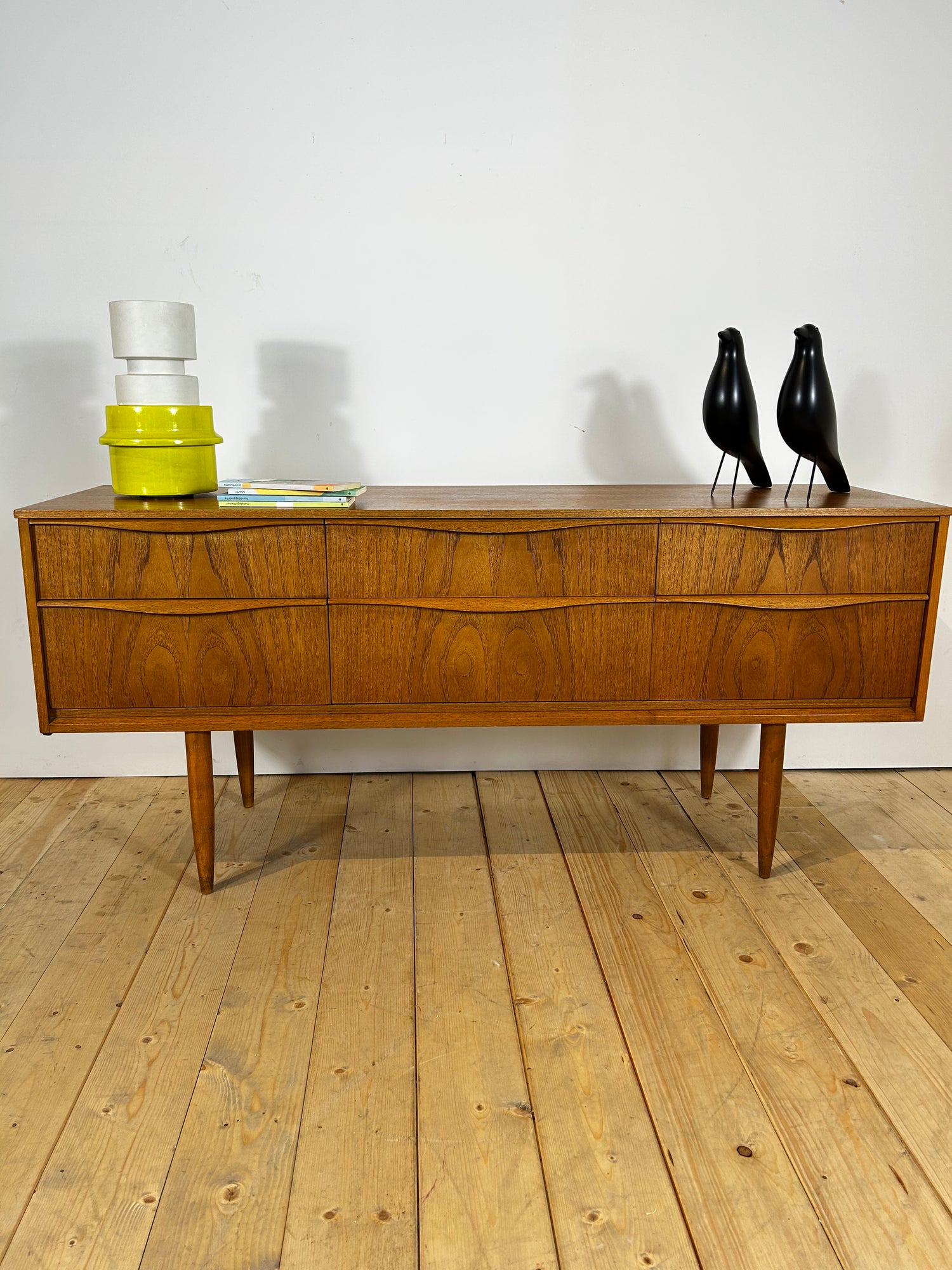 Cassettiera Midcentury Austinsuite in teak