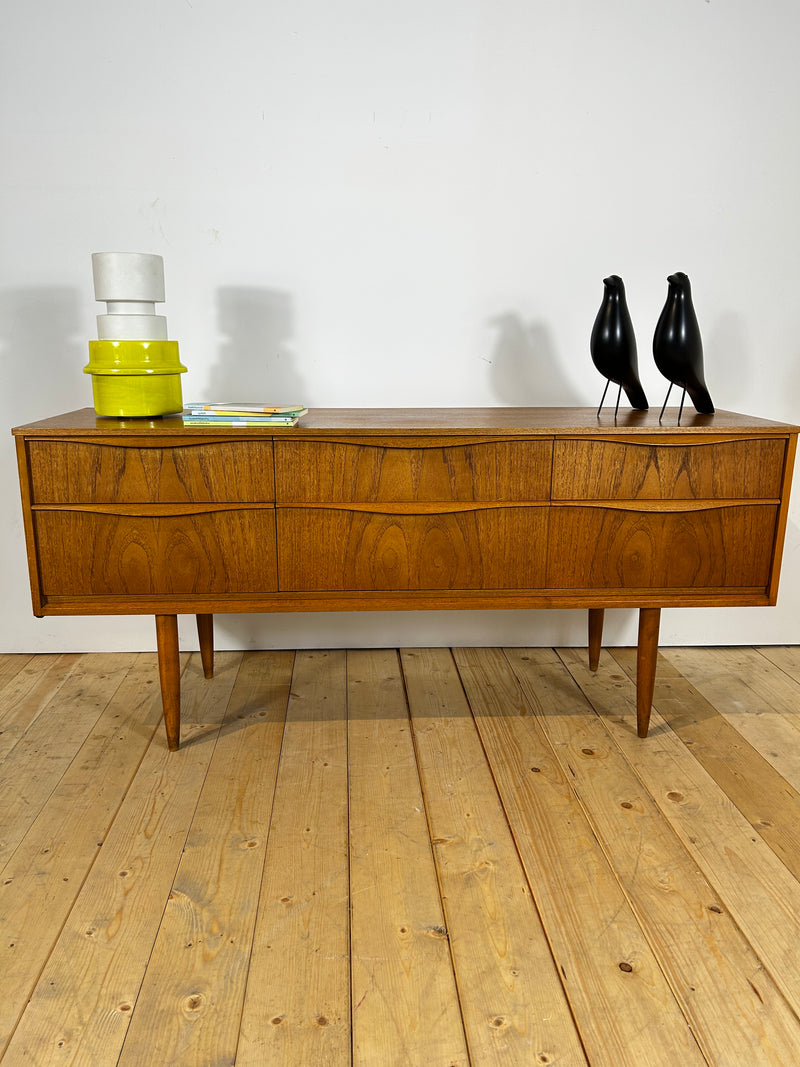 Cassettiera Midcentury Austinsuite in teak