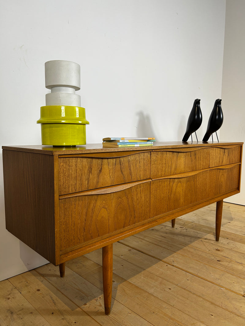 Cassettiera Midcentury Austinsuite in teak