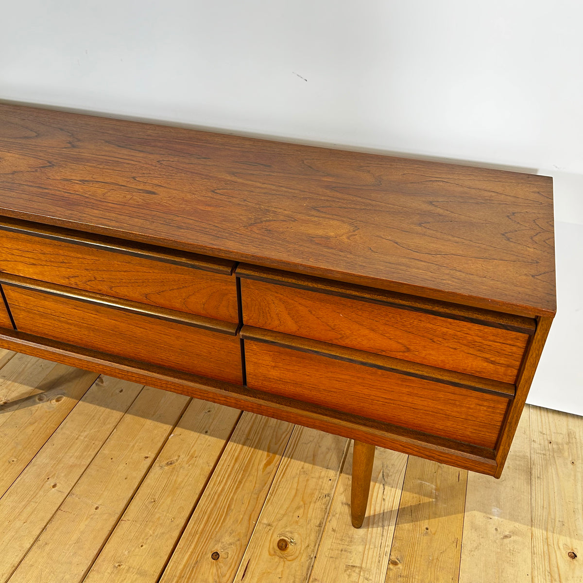 Cassettiera Austinsuite in teak, anni ’60