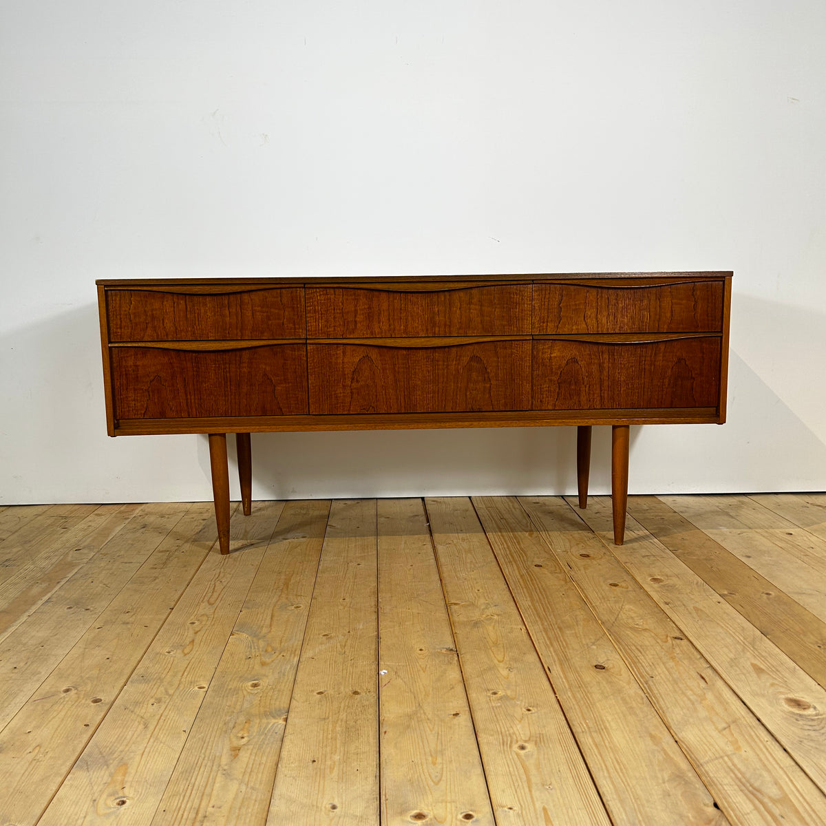 Cassettiera Austinsuite in teak, anni Sessanta
