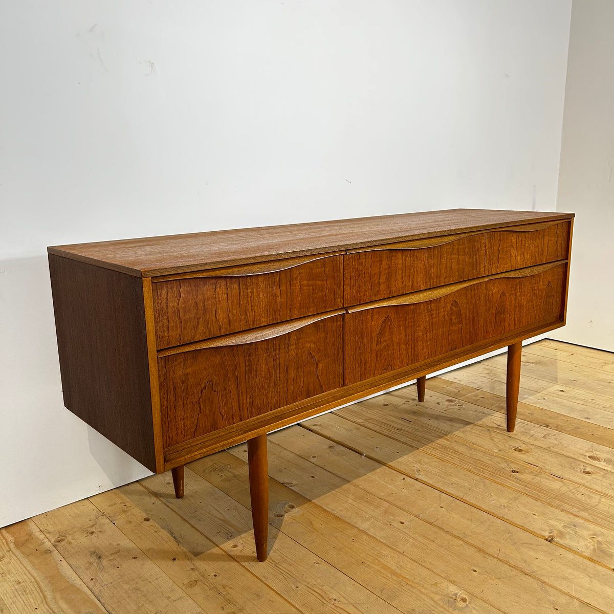 Cassettiera Austinsuite in teak, anni Sessanta