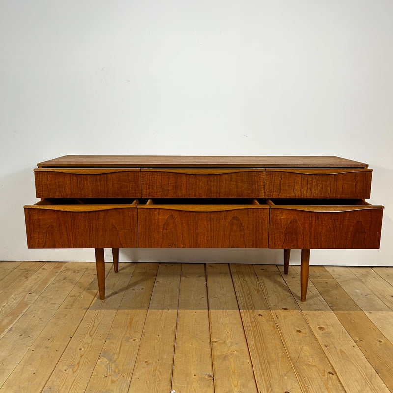 Cassettiera Austinsuite in teak, anni Sessanta