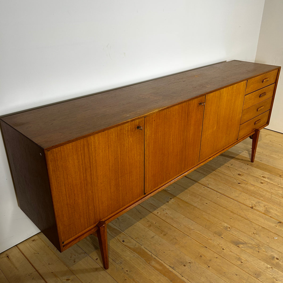Sideboard in teak, anni ’60