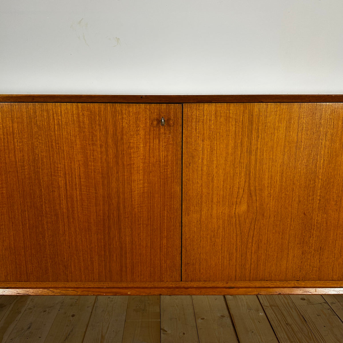 Sideboard in teak, anni ’60