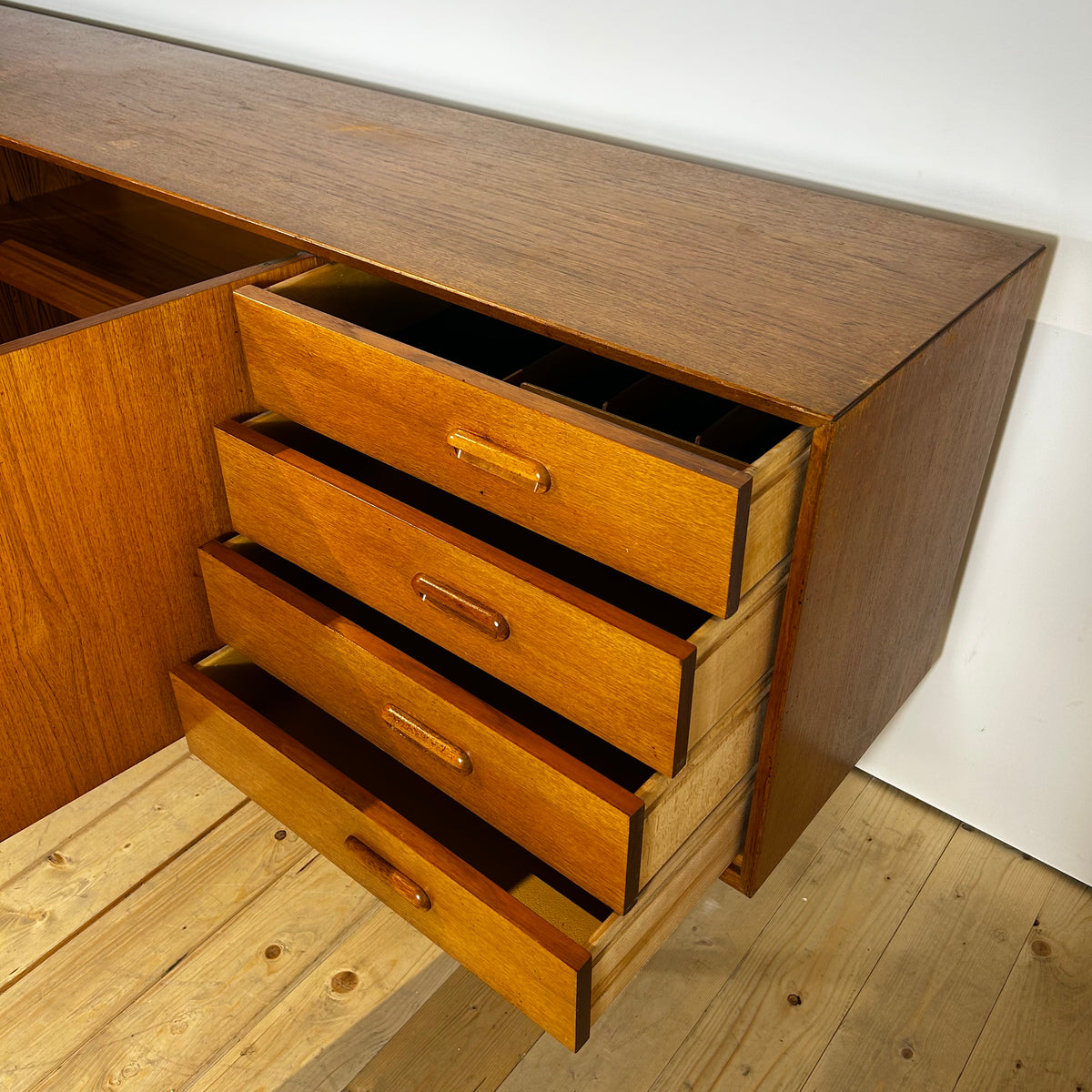 Sideboard in teak, anni ’60