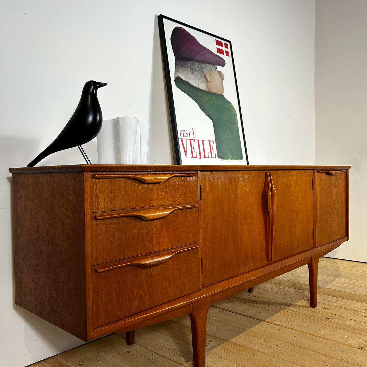 Sideboard di Jentique Furniture in teak, anni ’60