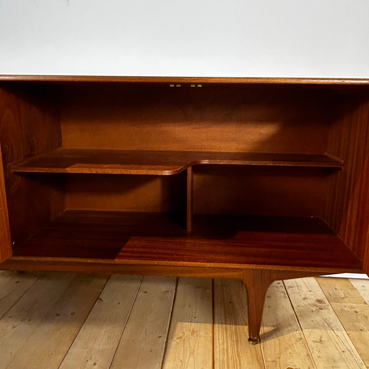 Sideboard McIntosh, anni ’60