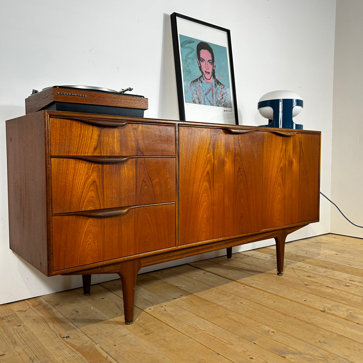 Sideboard McIntosh, anni ’60