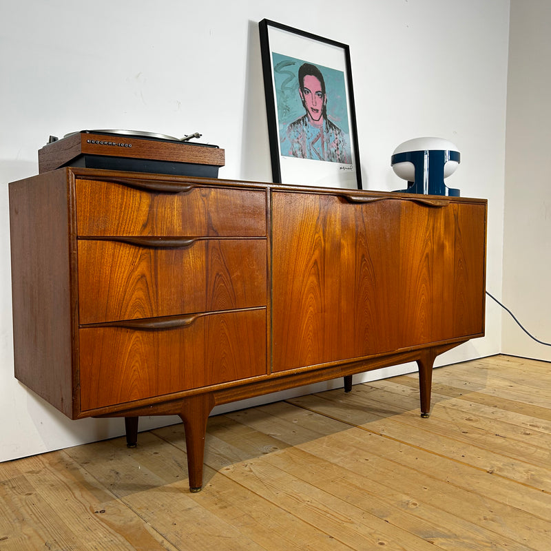 Sideboard McIntosh, anni ’60
