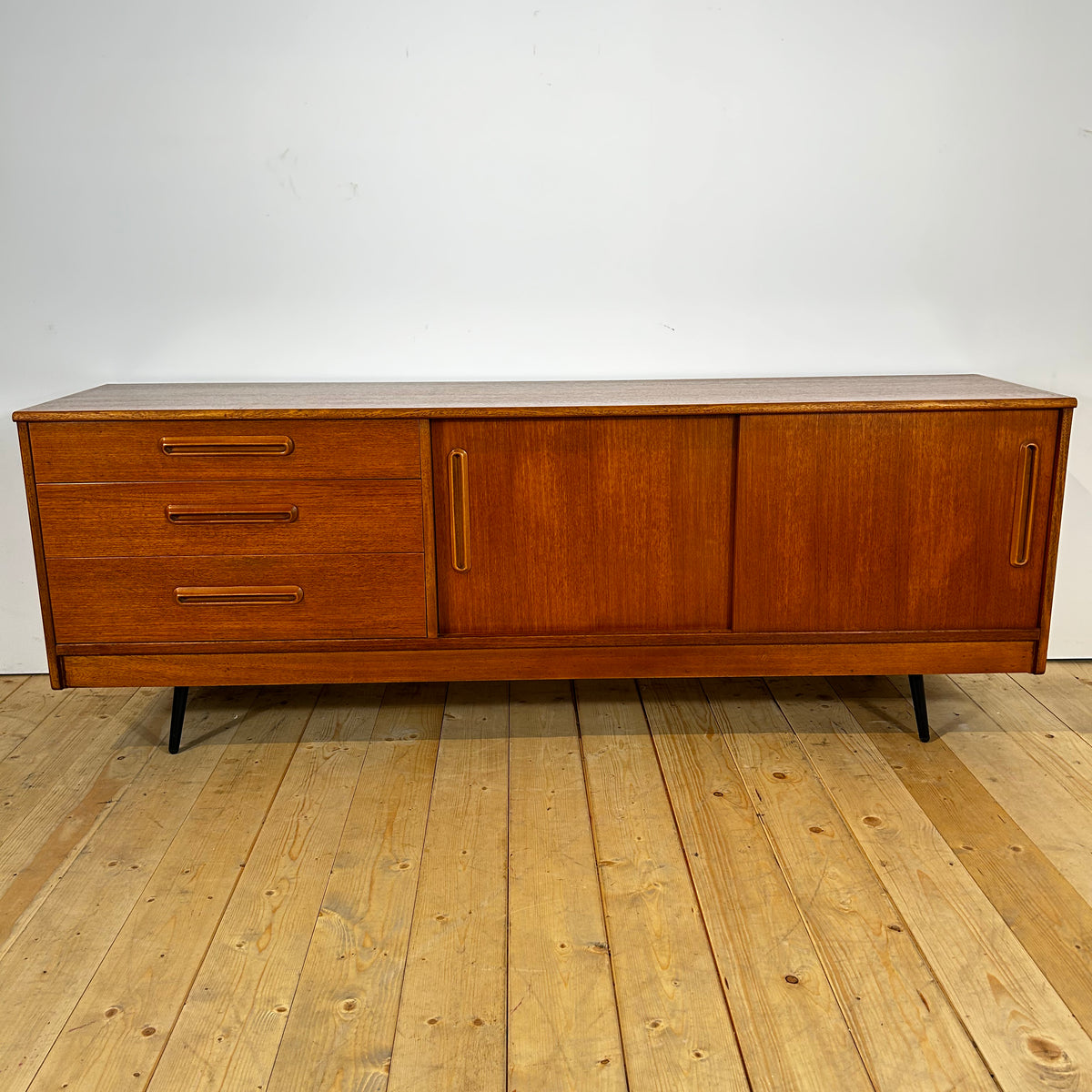 Sideboard in teak danese, anni ’60