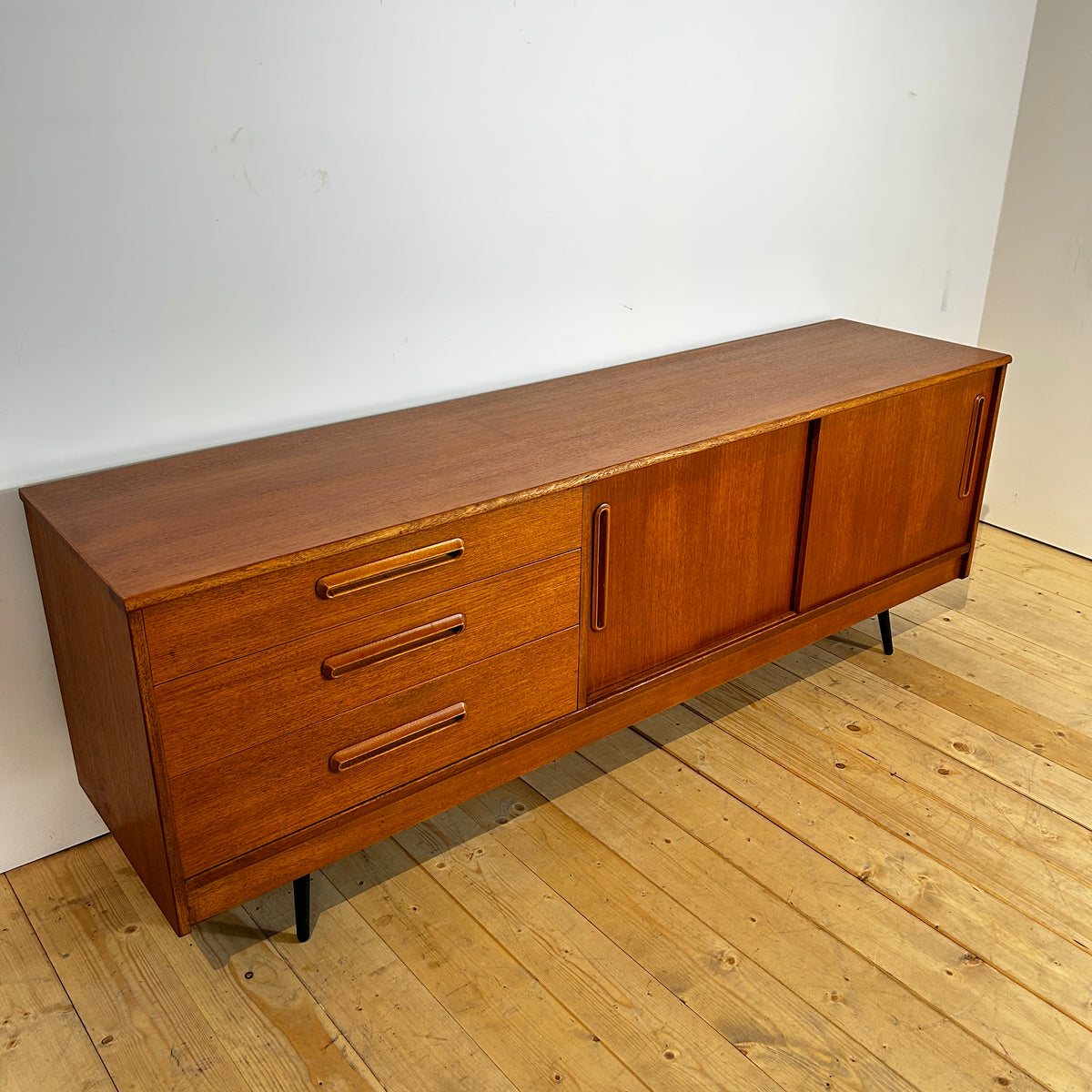 Sideboard in teak danese, anni ’60