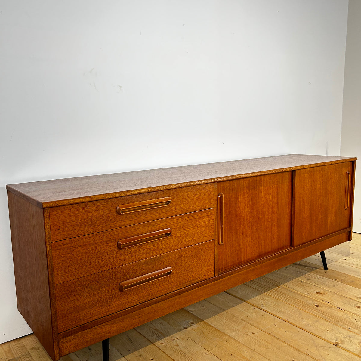 Sideboard in teak danese, anni ’60