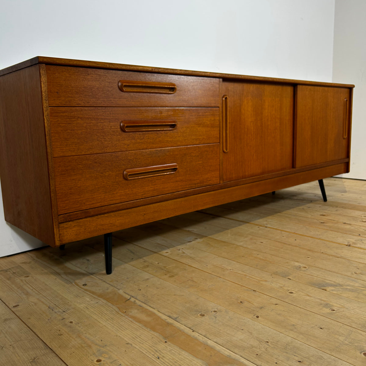 Sideboard in teak danese, anni ’60