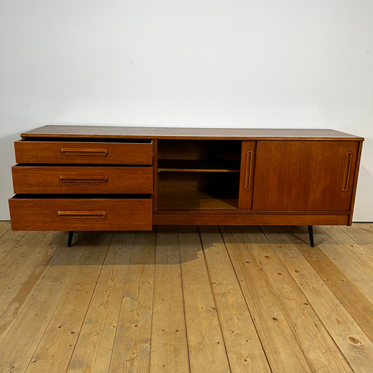 Sideboard in teak danese, anni ’60