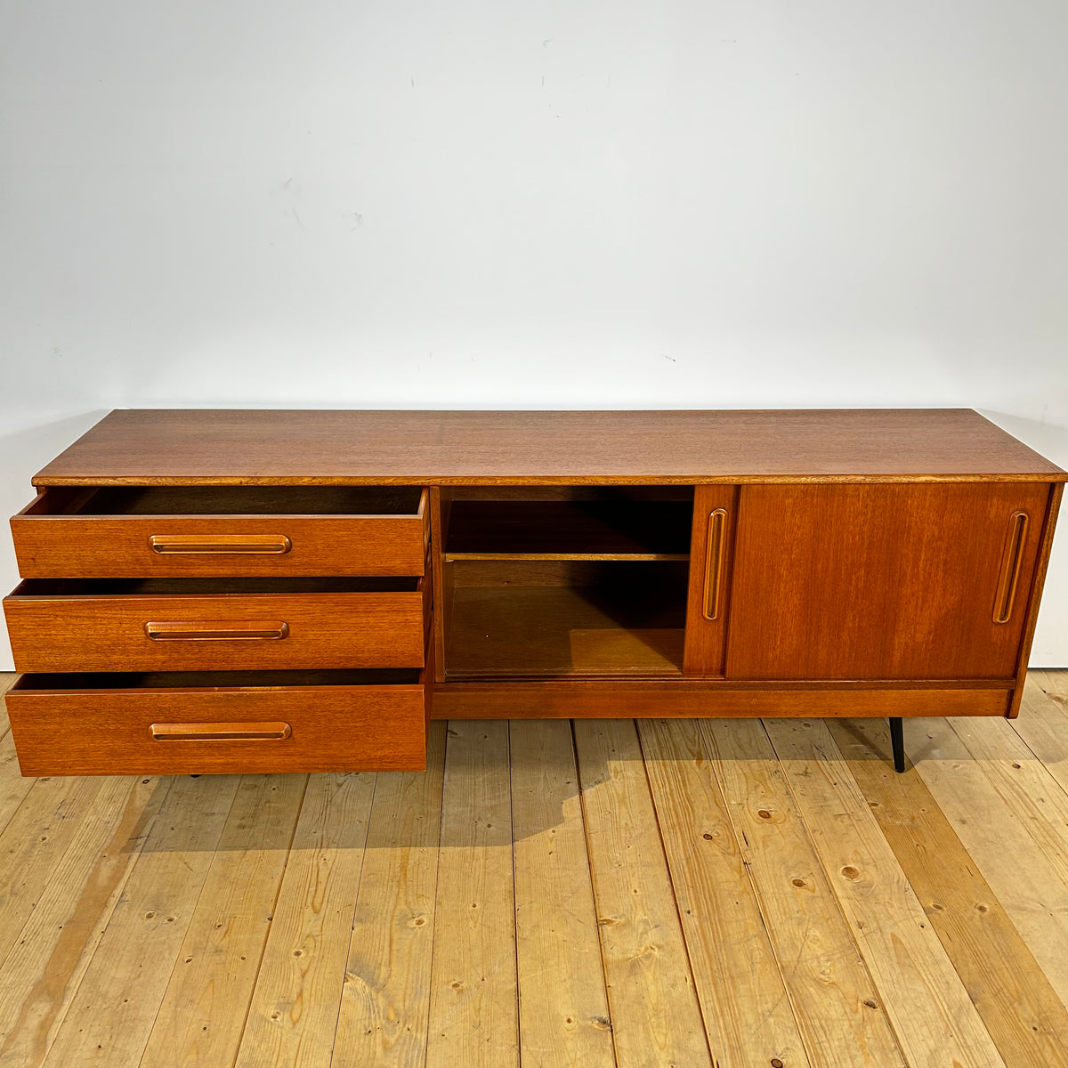 Sideboard in teak danese, anni ’60