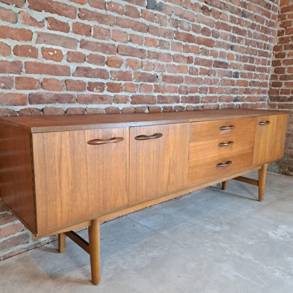 Midcentury sideboard in legno di teak, 1960