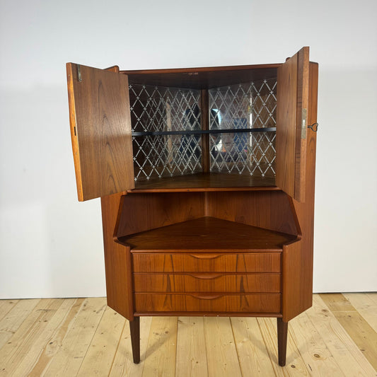 Mobile Angolare Danese in Teak Mid-Century Modern Vintage aperto