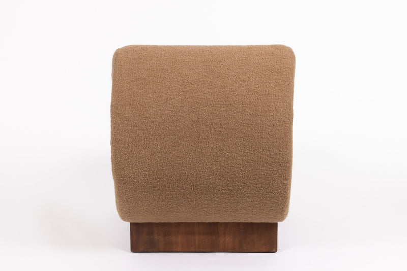 Lounge Chair italiana in noce e bouclé di cachemire Schumacher, 1970