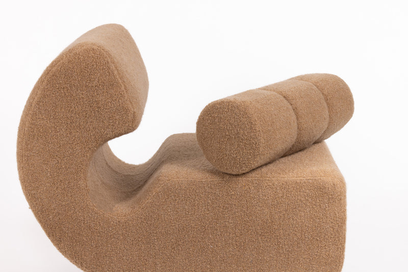 Lounge Chair italiana in noce e bouclé di cachemire Schumacher, 1970