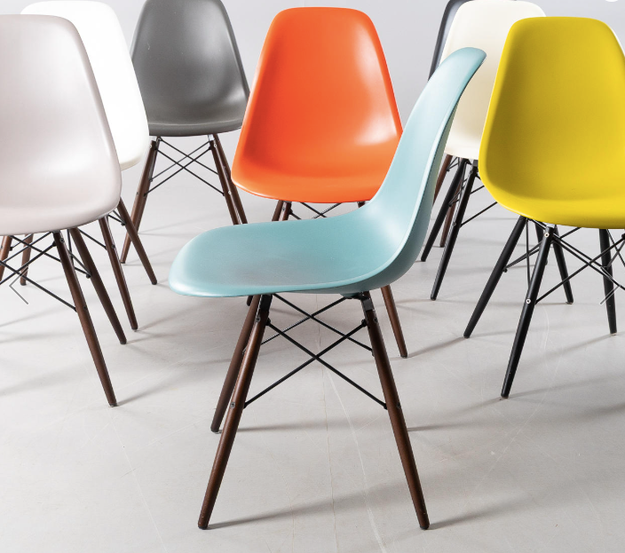 "Eames Plastic Chair” Charles & Ray Eams per Vitra