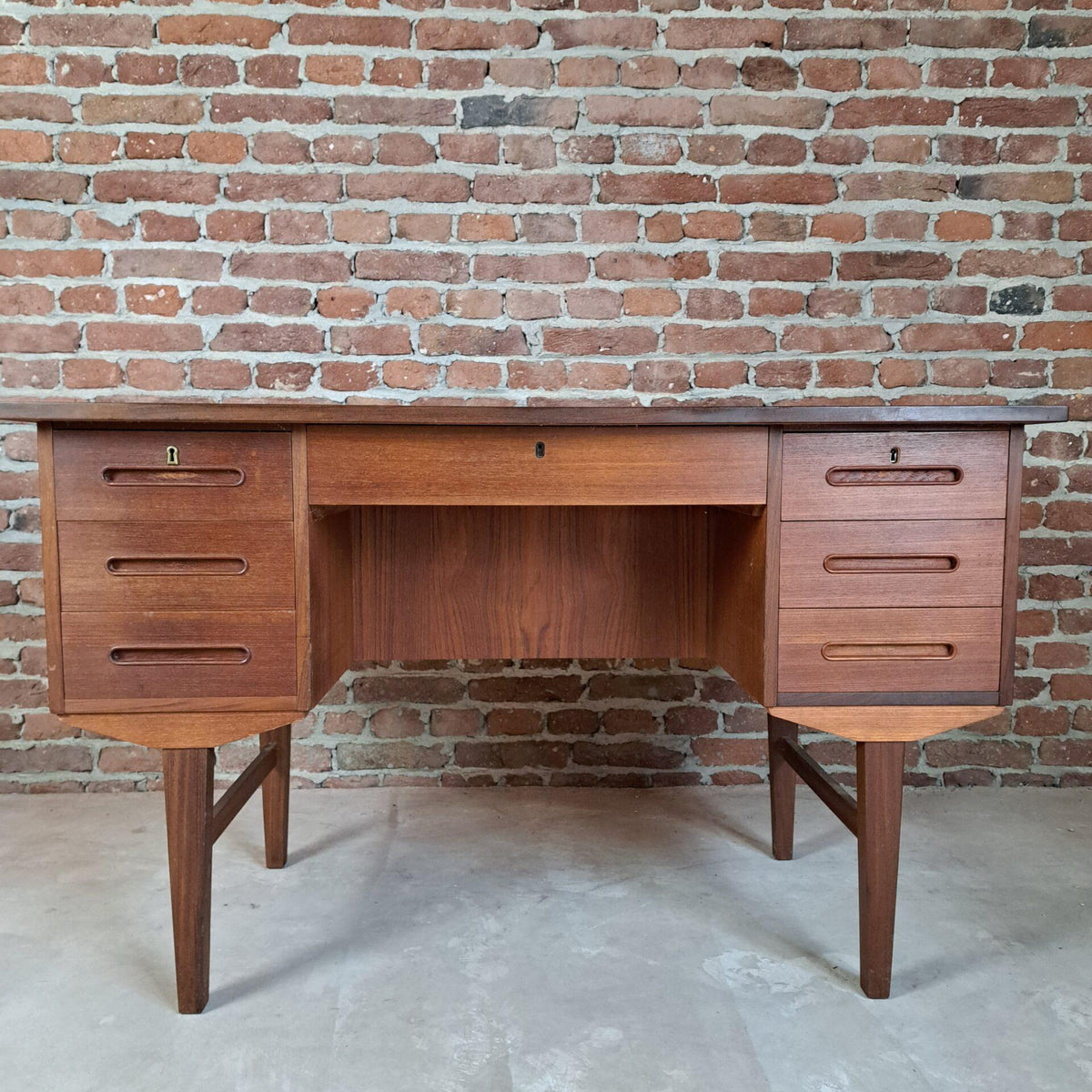Scrittoio Vintage in Teak – Design Scandinavo