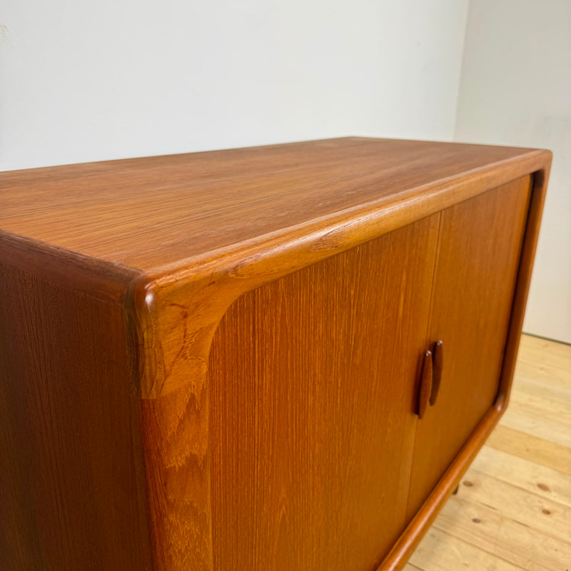 Sideboard Dyrlund in teak con ante a scomparsa, Danimarca 1960