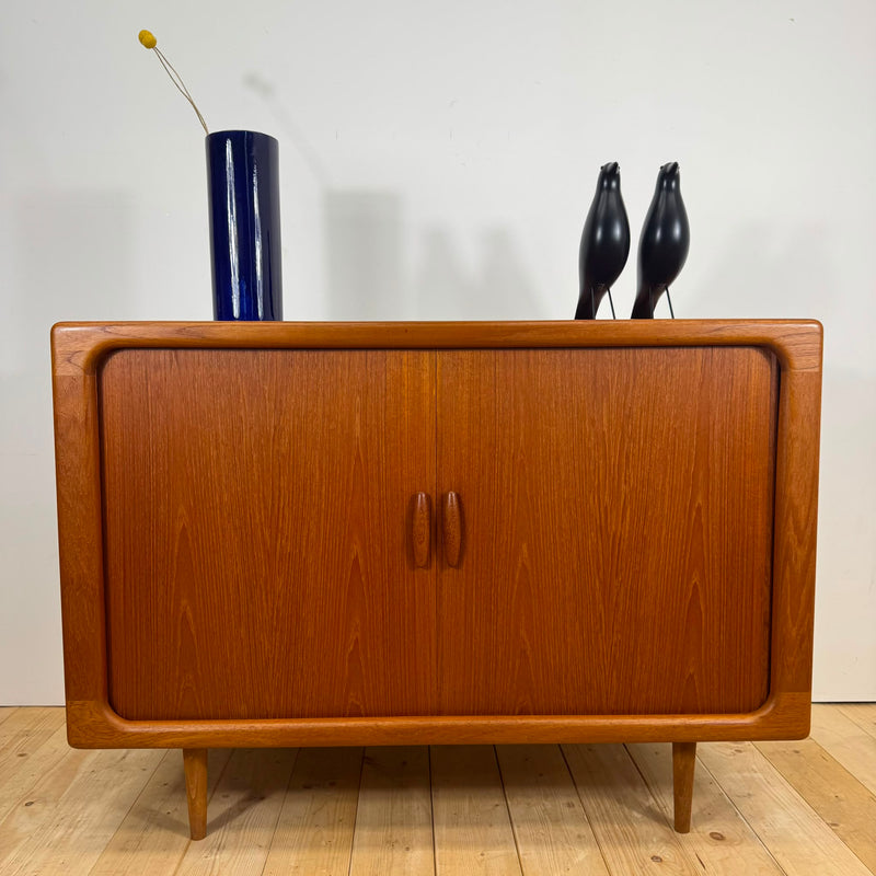 Sideboard Dyrlund in teak con ante a scomparsa, Danimarca 1960