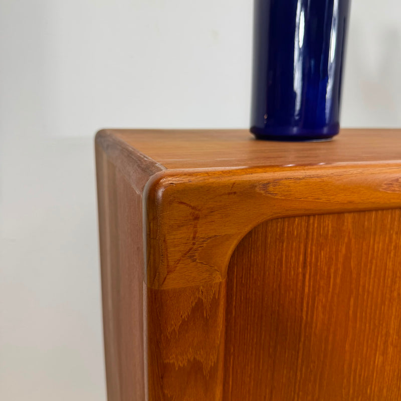 Sideboard Dyrlund in teak con ante a scomparsa, Danimarca 1960