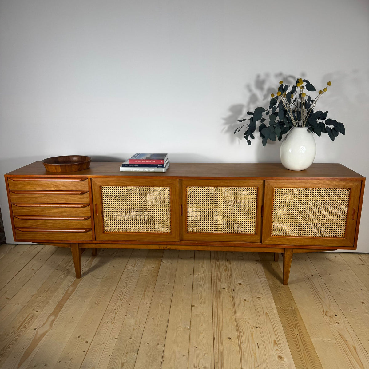 Sideboard con Ante in Rattan e Cassetti