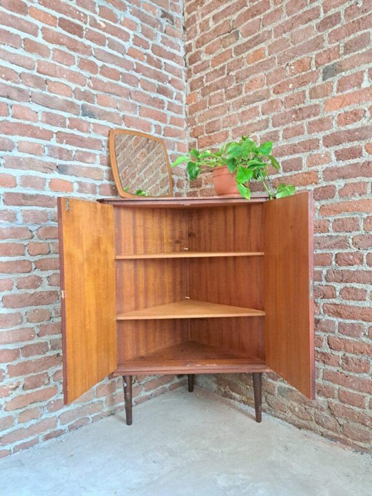 Sideboard in teak ad angolo, Danimarca 1960