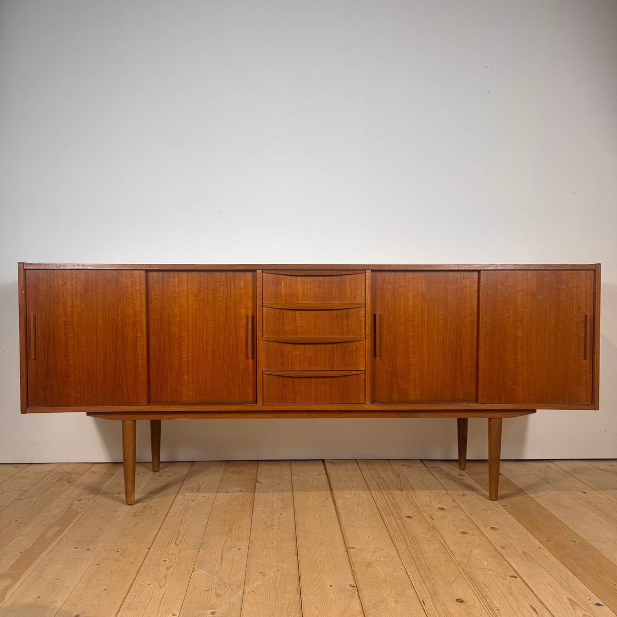 Sideboard danese a quattro cassetti in teak, anni ’60