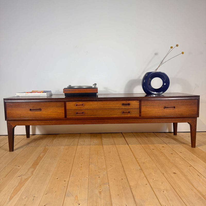 Sideboard scandinava in palissandro, anni ’60