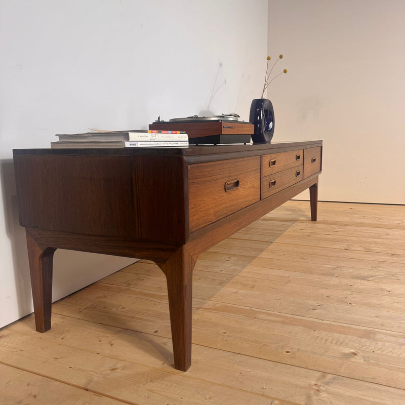 Sideboard scandinava in palissandro, anni ’60