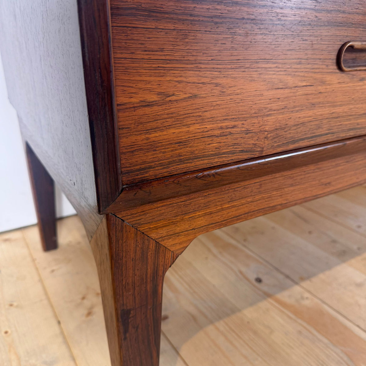 Sideboard scandinava in palissandro, anni ’60