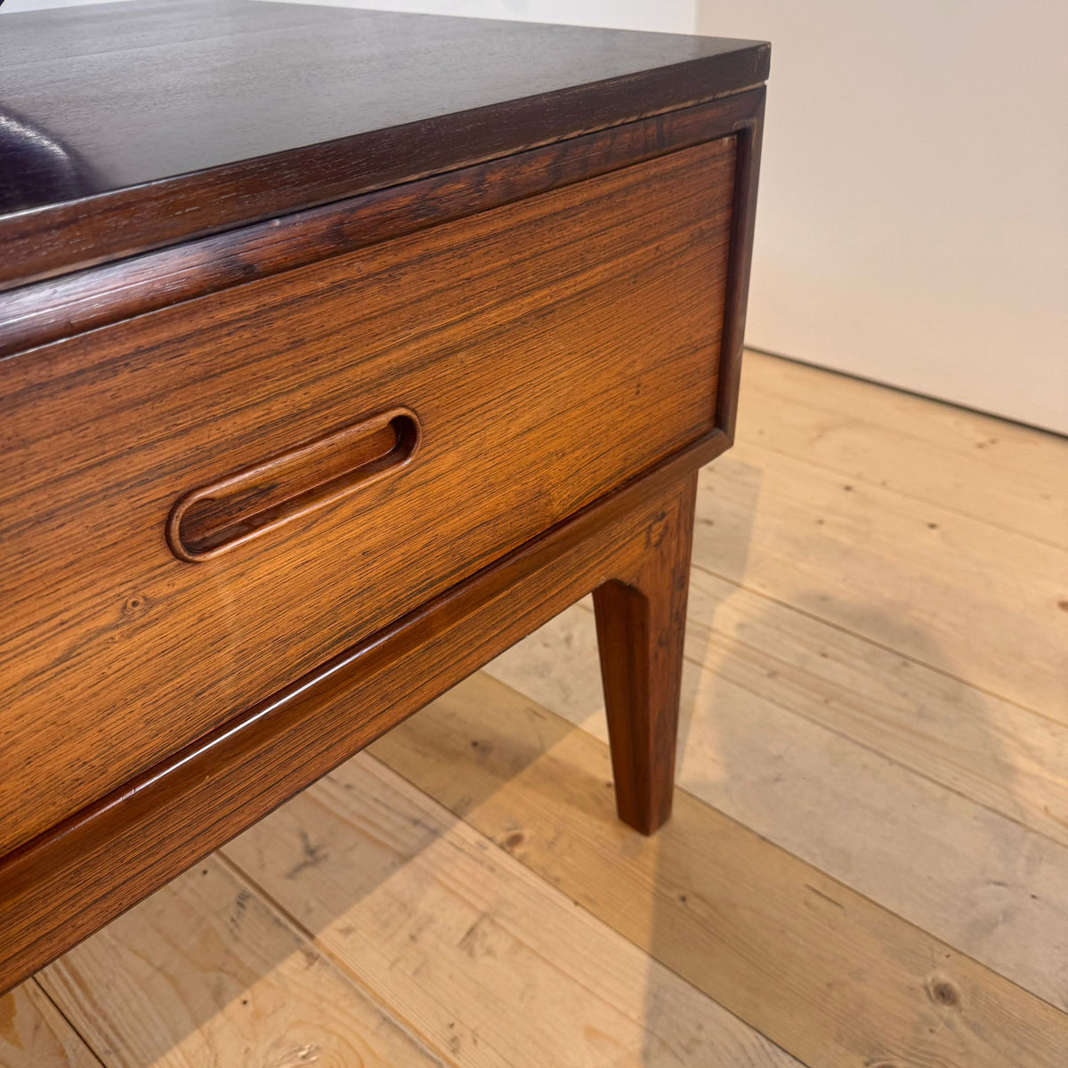 Sideboard scandinava in palissandro, anni ’60