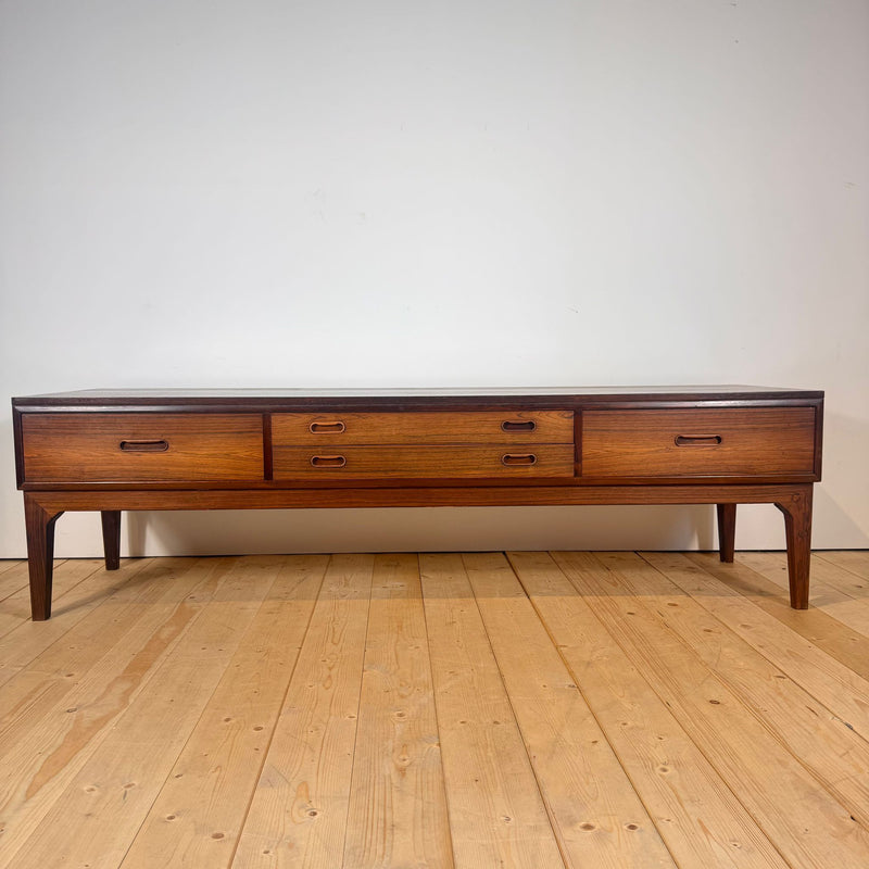 Sideboard scandinava in palissandro, anni ’60