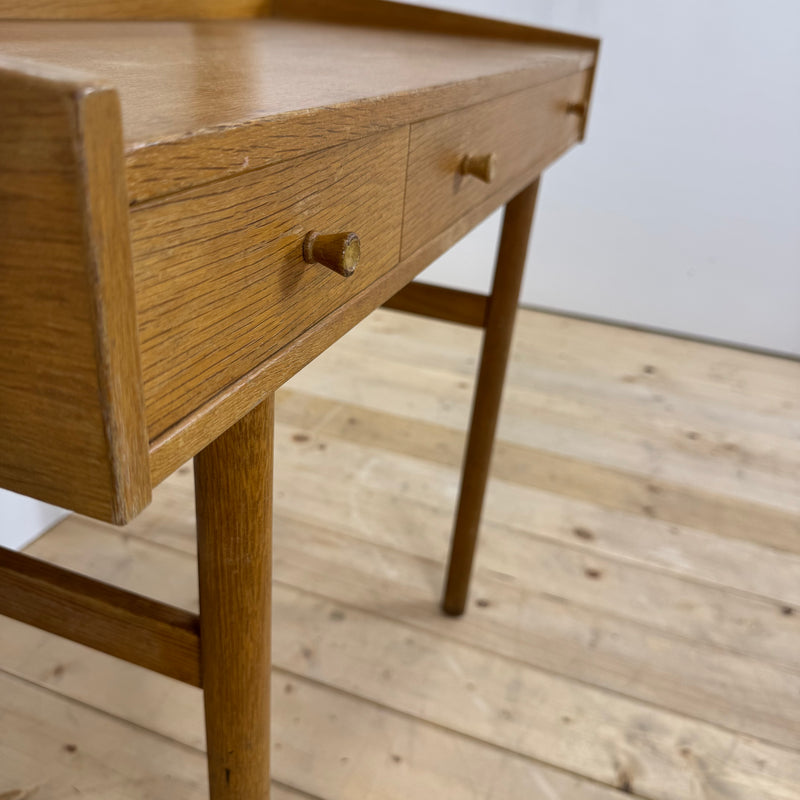 Toeletta / Vanity Table in rovere con specchio, Danimarca 1960