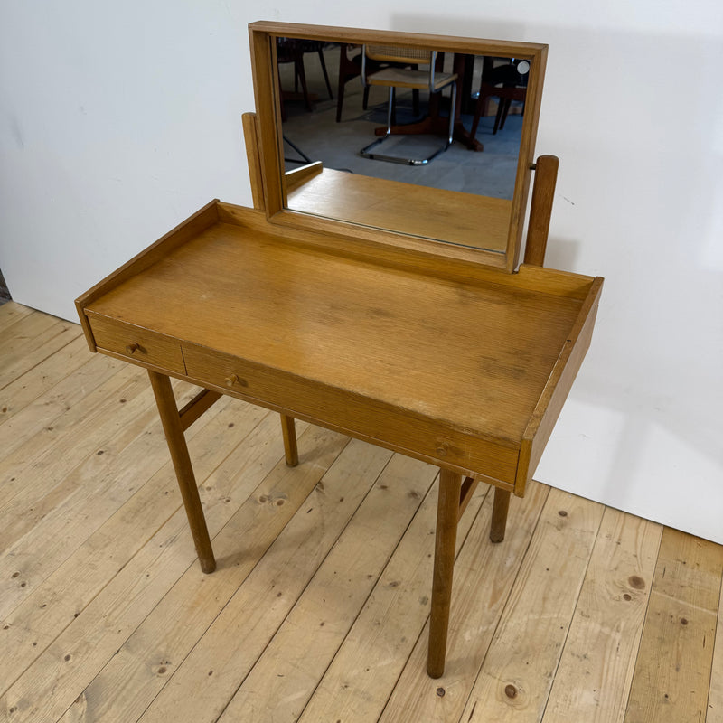 Toeletta / Vanity Table in rovere con specchio, Danimarca 1960