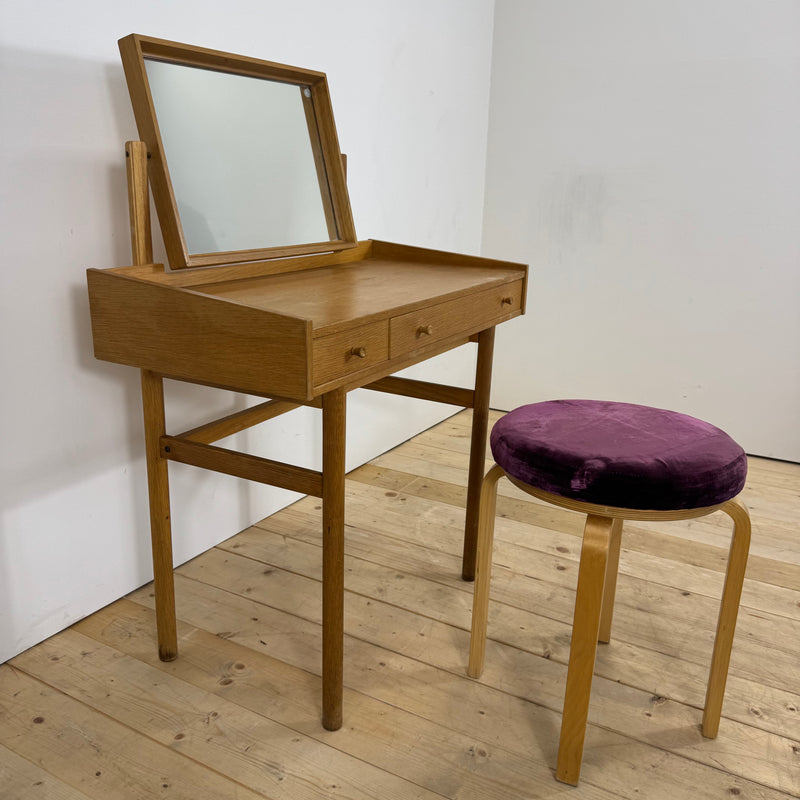 Toeletta / Vanity Table in rovere con specchio, Danimarca 1960