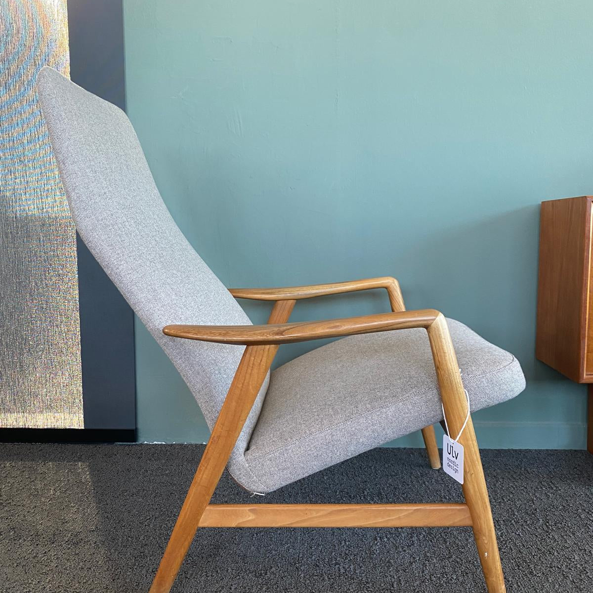 Vista laterale poltrona Alf Svensson in posizione reclinata (relax).