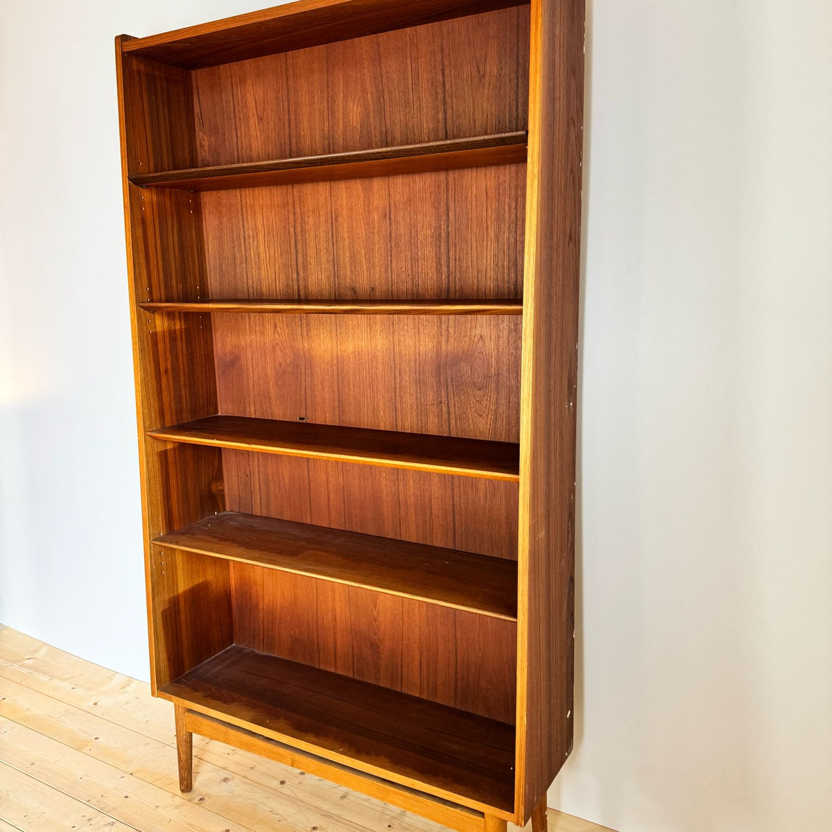 Libreria mid-century in teak, Danimarca anni ’60