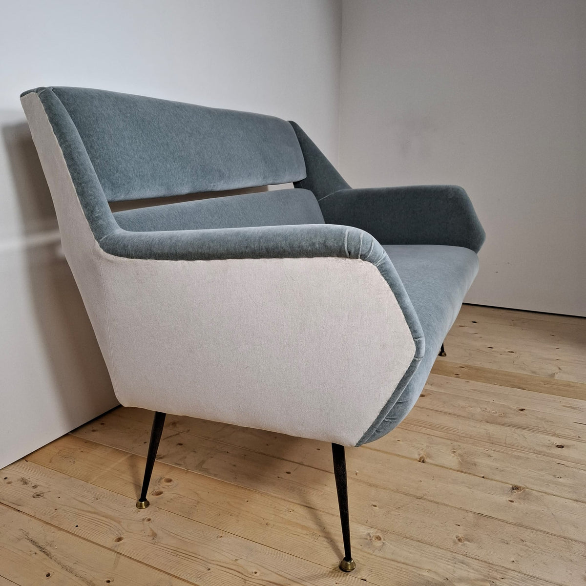 Divano Due Posti Minotti per Gigi Radice in Velluto Kvadrat Bicolor – Italia 1955
